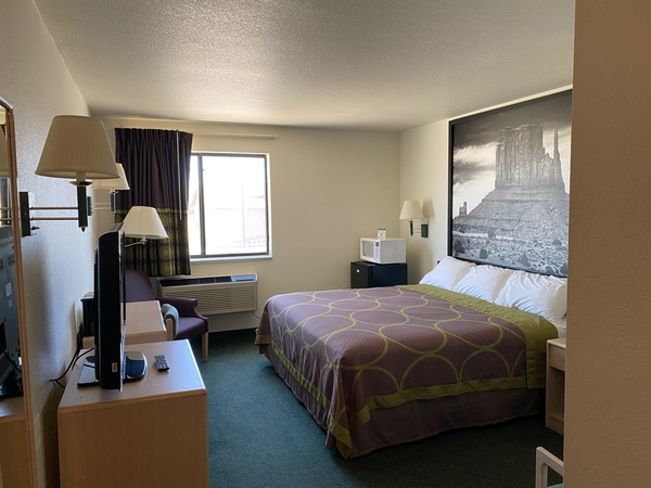 Single King Bed, Non Smoking Photo 1